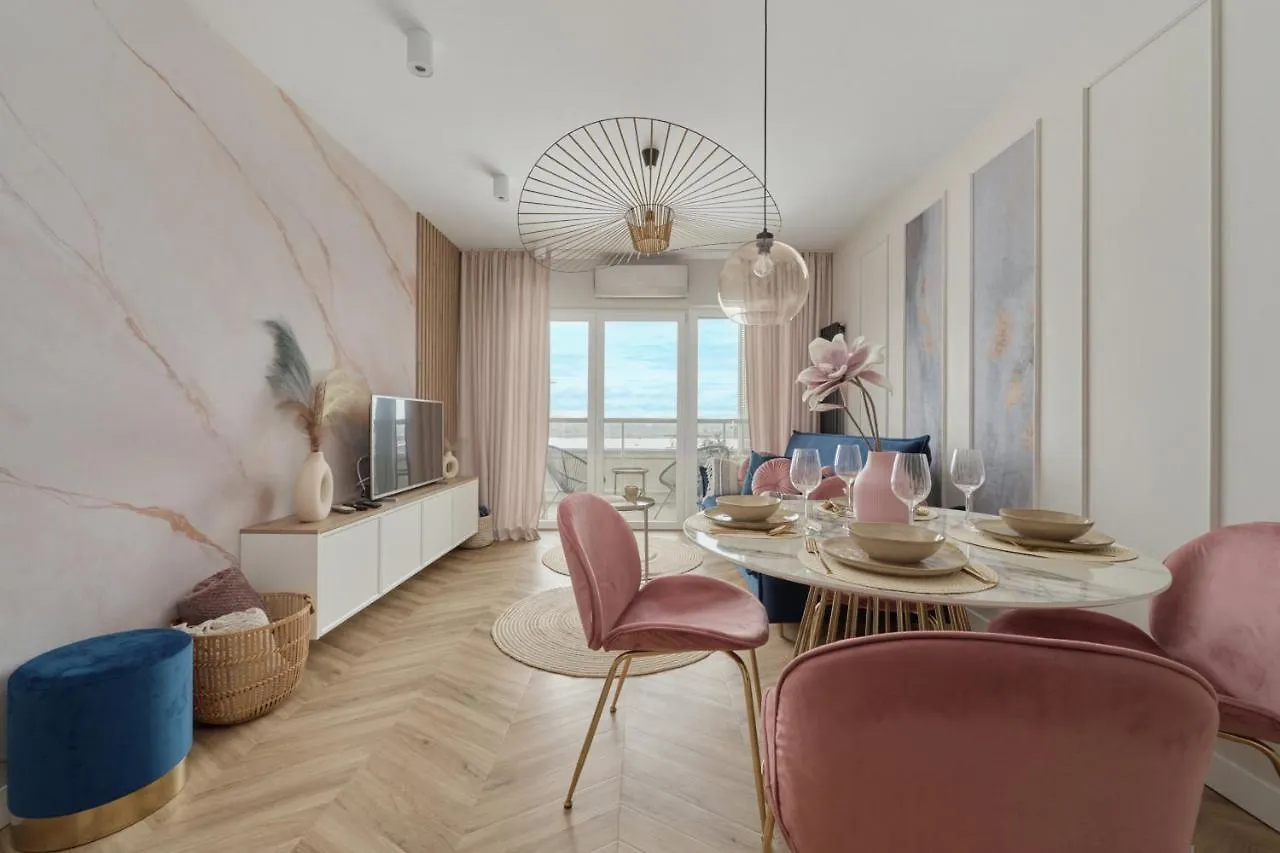 Elegant Apartment With Balcony Krakowska Wroclaw By Renters Prestige